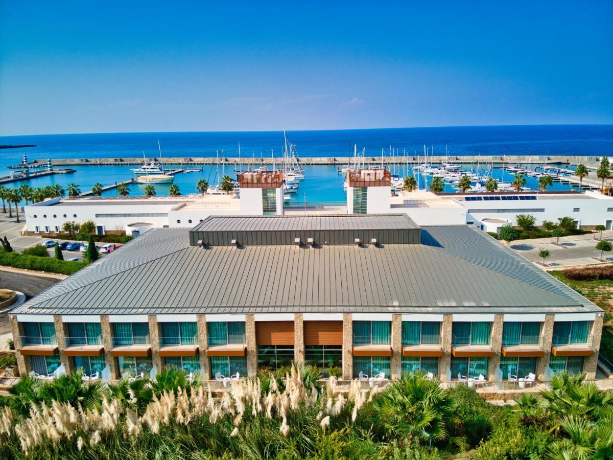 Karpaz Gate Marina Hotel Agia Trias 外观 照片